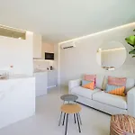Freshly Renovated, Walk To Yumbo, Shops & Dining Lägenhet San Bartolomé
