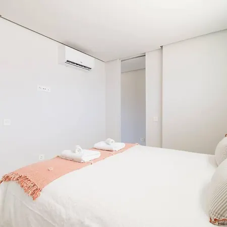 Διαμέρισμα Freshly Renovated, Walk To Yumbo, Shops & Dining