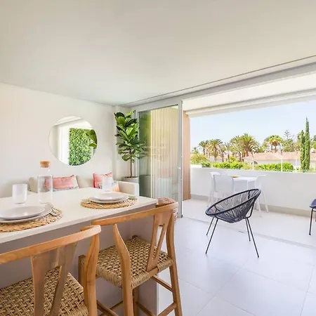 Freshly Renovated, Walk To Yumbo, Shops & Dining San Bartolomé