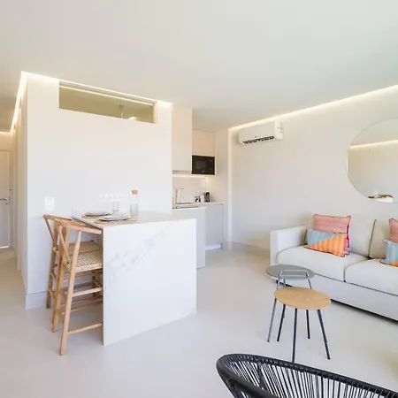 Διαμέρισμα Freshly Renovated, Walk To Yumbo, Shops & Dining *