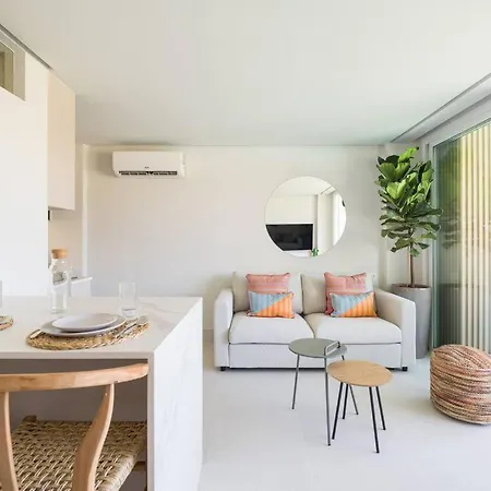 Freshly Renovated, Walk To Yumbo, Shops & Dining San Bartolomé