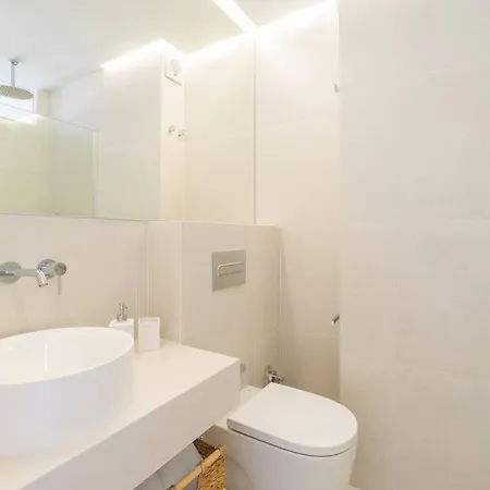 Freshly Renovated, Walk To Yumbo, Shops & Dining * San Bartolomé